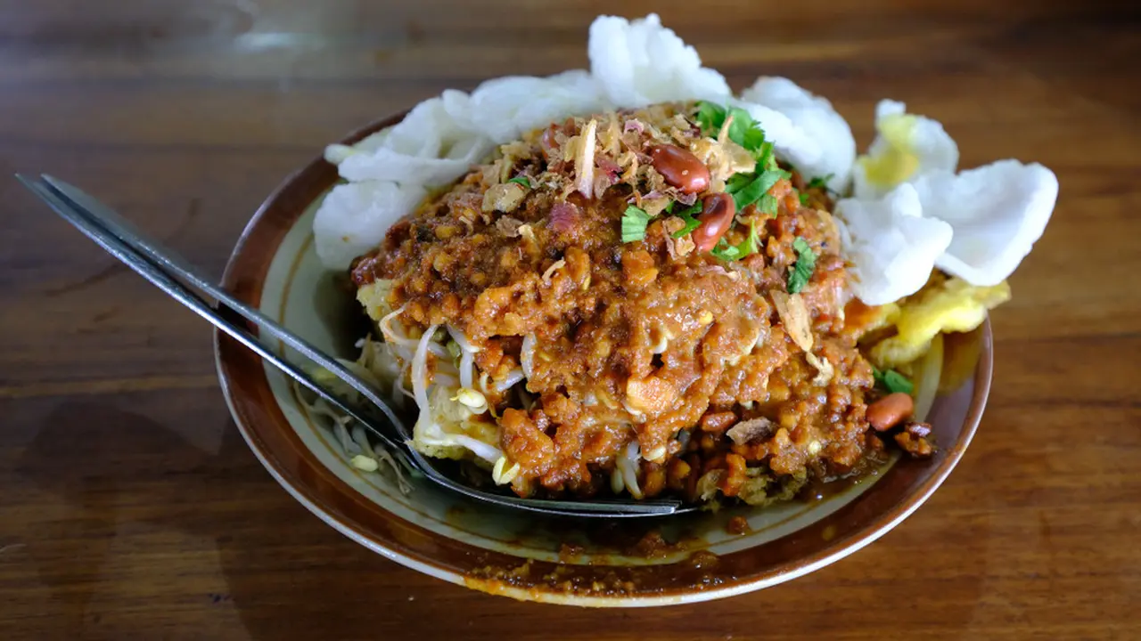 tahu lontong