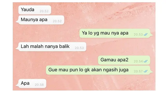 7 Curhatan Netizen Soal Bentuk 'I Love You' dari Pasangan Ini Bikin Baper