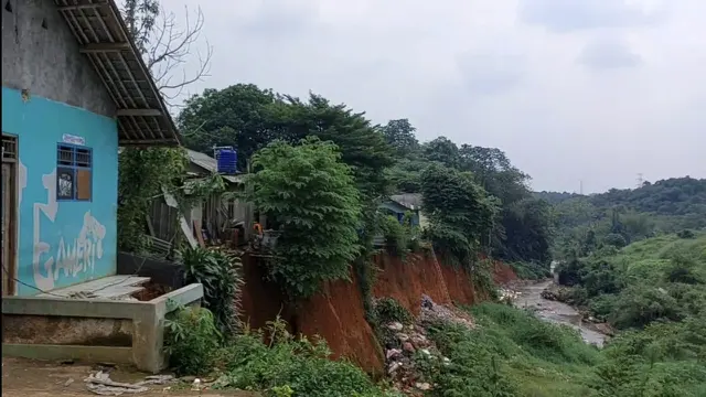 Lokasi longsor di RW2, Kelurahan Pasir Putih, Kecamatan Sawangan, Kota Depok.