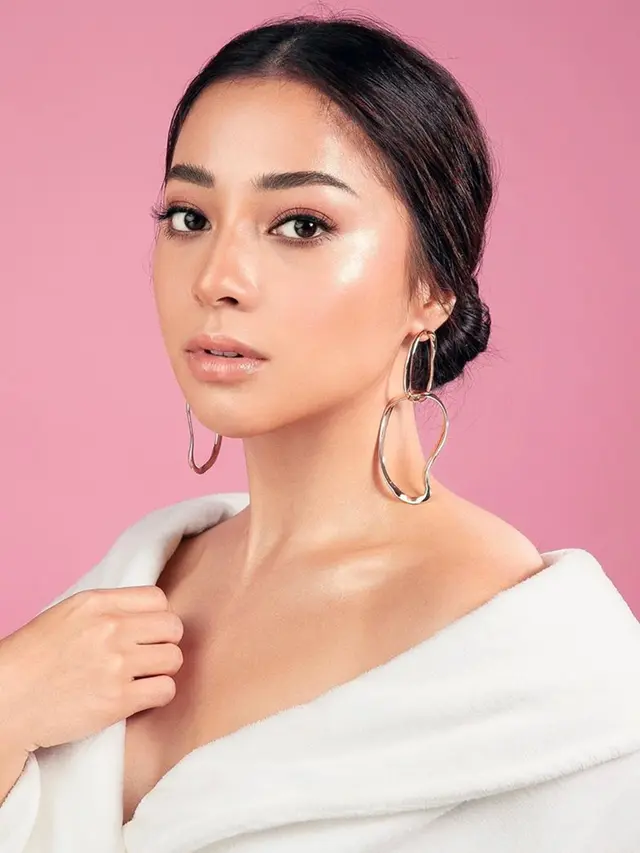 Luncurkan Brand Perhiasan, Ini 6 Potret Glamor Nikita Willy