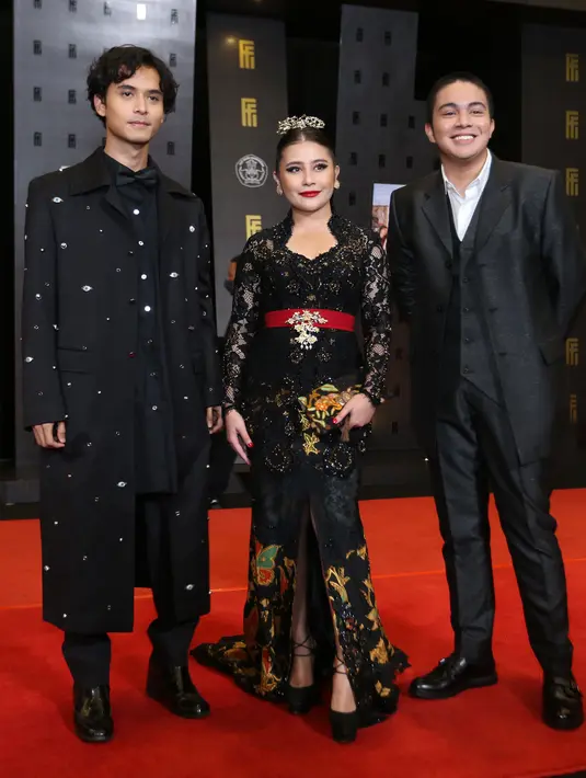 Prilly Latuconsina Red carpet FFI 2021 (Budy Santoso/© KapanLagi.com)