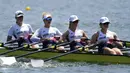 Tim dayung putri Inggris berlatih jelang Olimpiade Tokyo 2020 di Sea Forest Waterway, Tokyo, Jepang, Minggu (18/7/2021). Olimpiade Tokyo 2020 dijadwalkan bergulir mulai 23 Juli hingga 8 Agustus 2021. (AP Photo/Jae C. Hong)