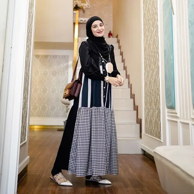 instagram.com/@shireensungkar