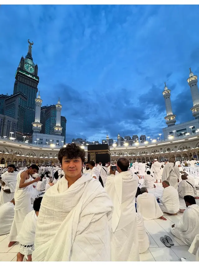 7 Potret Artis Lebaran 2025 di Tanah Suci, Bella Saphira hingga Adipati Dolken
