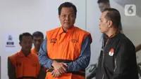 Bupati Muara Enim, Edison, berjalan meninggalkan gedung Merah Putih Komisi Pemberantasan Korupsi (KPK) usai menjalani pemeriksaan, Jakarta, Selasa (9/6/2026). (Liputan6.com/Helmi Fithriansyah)