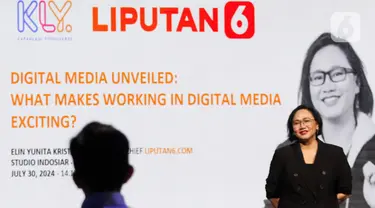 Pemimpin redaksi Liputan6.com Elin Yunita saat memberikan paparannya pada acara Emtek Education & Career Festival 2024 di Studio 6 Emtek City, Studio Indosiar, Daan Mogot, Jakarta, Selasa (30/7/2024). (Liputan6.com/Herman Zakharia)