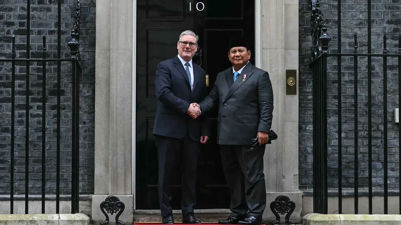 Larry the Cat Hangatkan Momen Pertemuan Presiden Prabowo Subianto dengan PM Keir Starmer di Downing Street