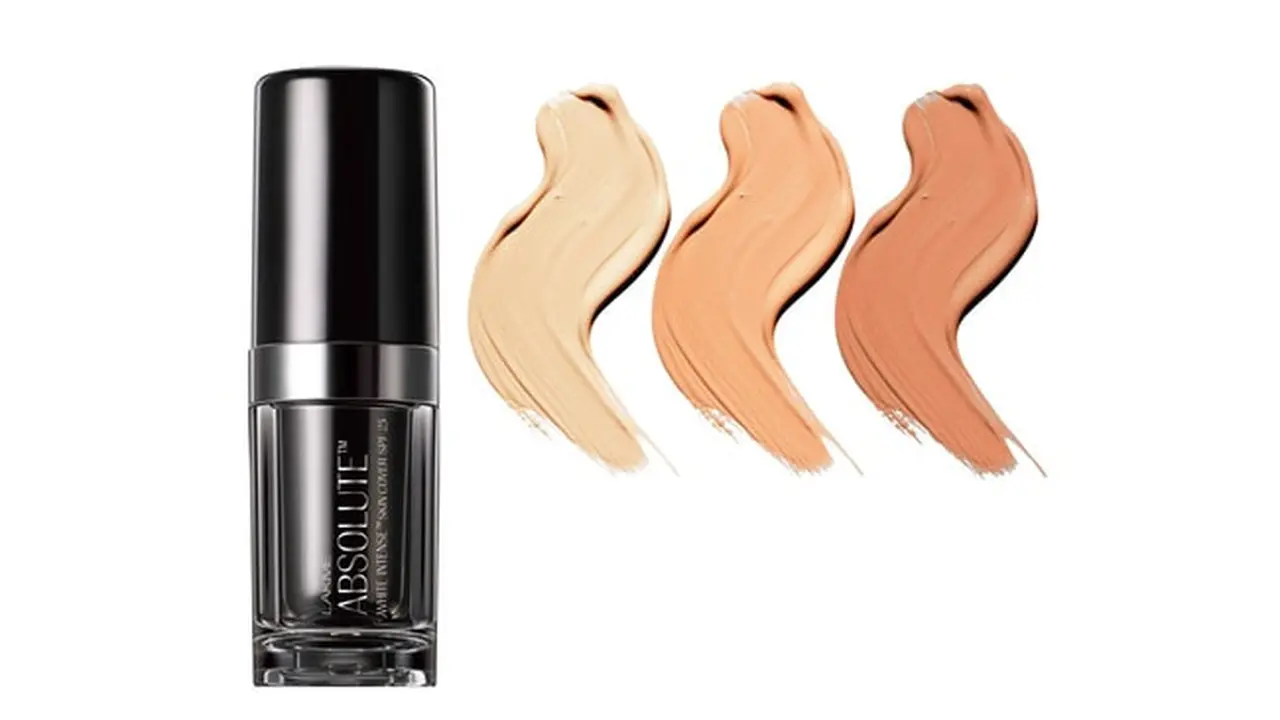Foundation Ringan dengan Manfaat Ganda untuk Riasan Tahan Lama
