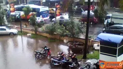 Genangan Air, Menimbulkan Kemacetan di Serpong