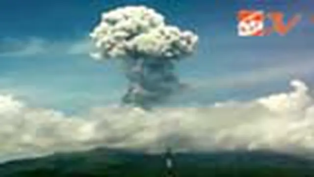 Semburan Material Lokon Terlihat dari Manado