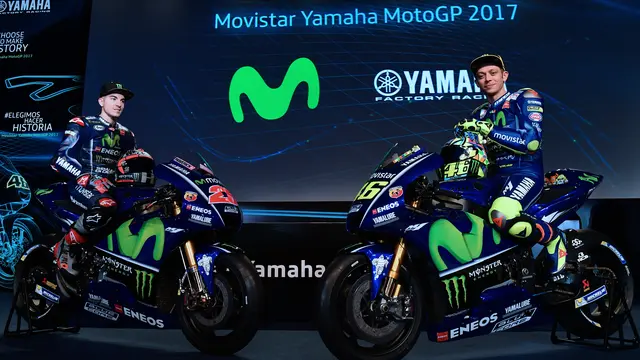 Maverick Vinales dan Valentino Rossi