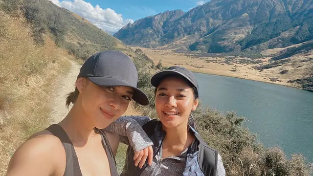 Momen Nana dan Naysila Mirdad ketika menghabiskan waktu berlibur di Selandia Baru.