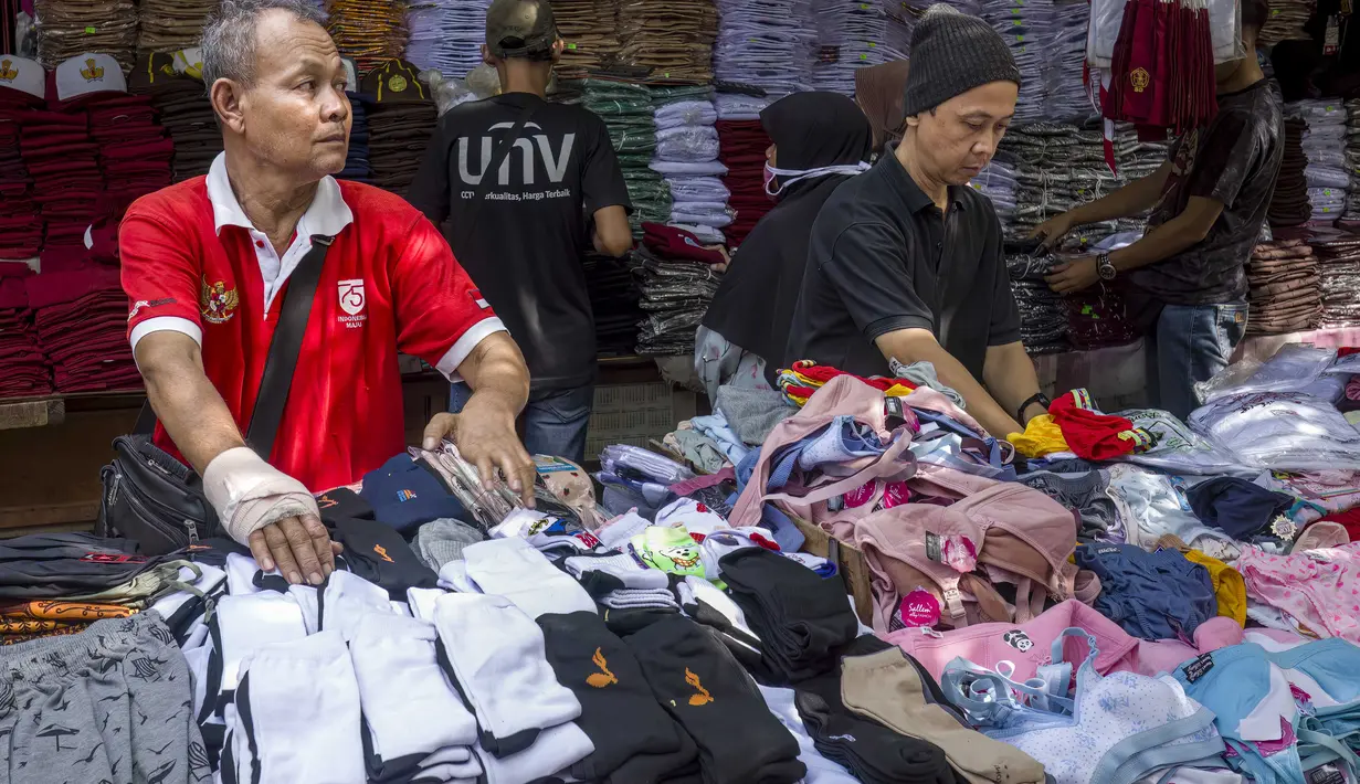 Angka ini lebih rendah dibandingkan laporan Global Economic Prospects (GEP) edisi Januari 2025 yang memproyeksikan pertumbuhan sebesar 5,1 persen untuk kedua tahun tersebut. (BAY ISMOYO/AFP)