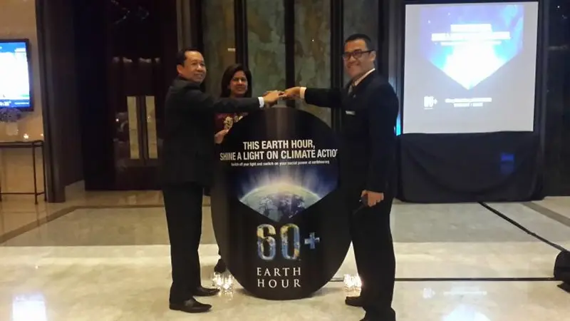 Sheraton Grand Jakarta Gandaria City Hotel ikut berpatisipasi dalam kampanye penghematan energi Earth Hour 2017. (Pebrianto Eko/Liputan6.com)