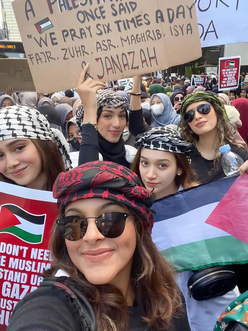 Syifa Hadju Kenakan Sorban Saat Ikut Aksi Damai Bela Palestina