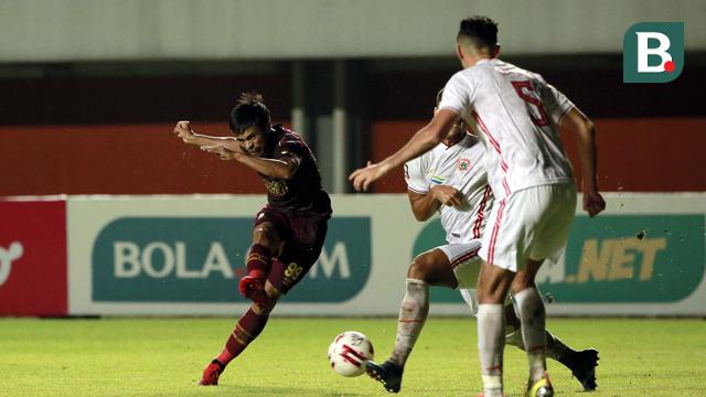 FOTO: PSM Makassar Imbangi Persija Jakarta Tanpa Gol dalam Leg Pertama Semifinal Piala Menpora 2021 - Saldi; Yann Motta Pinto