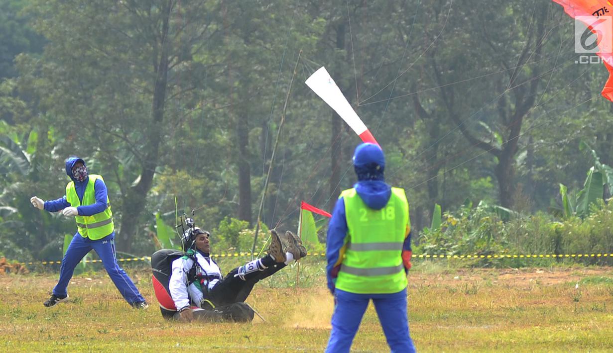 atlet paralayang asian games 2018 jatuh