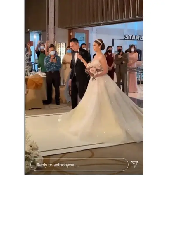 8 Potret Pernikahan Marcella Daryanani, Gunakan Gaun Bertabur Swarovski