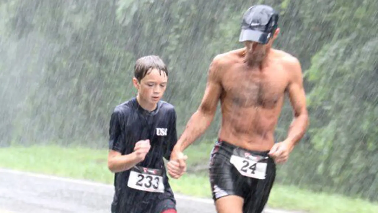 Meski Kaki Diamputasi Bocah Lelaki Ini Pede Ikut Triathlon