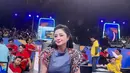 <p>Tak hanya jadi juri, pemilik nama Dewi Murya Agung ini juga jadi host pada program TV. [Foto: instagram.com/dewiperssik9]</p>