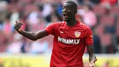 Hingga pekan ke-19 Premier League Liga Inggris 2023/2024, Manchester United menempati peringkat ke-6 pada klasemen sementara dengan mengemas 31 poin. Dari 19 laga, MU baru mencetak 21 gol, hanya unggul atas 3 tim papan bawah, Crystal Palace, Burnley dan Sheffield United. Hal ini tentunya imbas dari seretnya gol dari lini depan Setan Merah, di mana Rasmus Hojlund saja baru mencetak satu gol hingga pekan ke-19. MU pun kabarnya tengah serius mencari striker baru pada bursa transfer Januari 2024 mendatang dan 4 pemain berikut masuk dalam radar incaran. (AFP/Ina Fassbender)