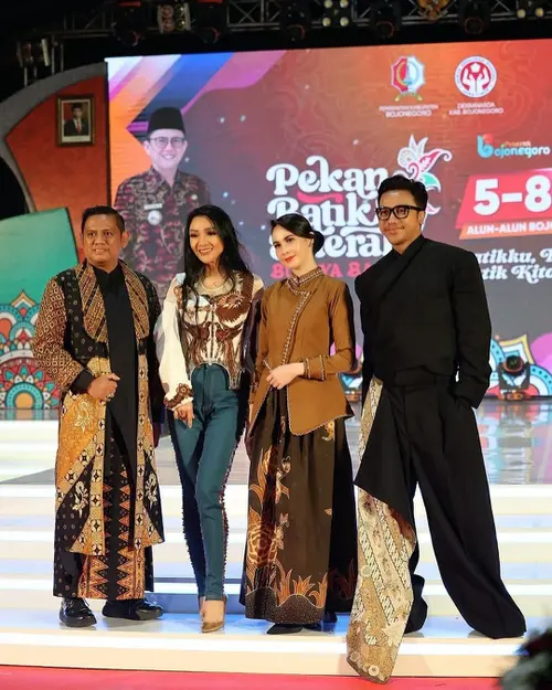 Ikki uchun bir rus porno