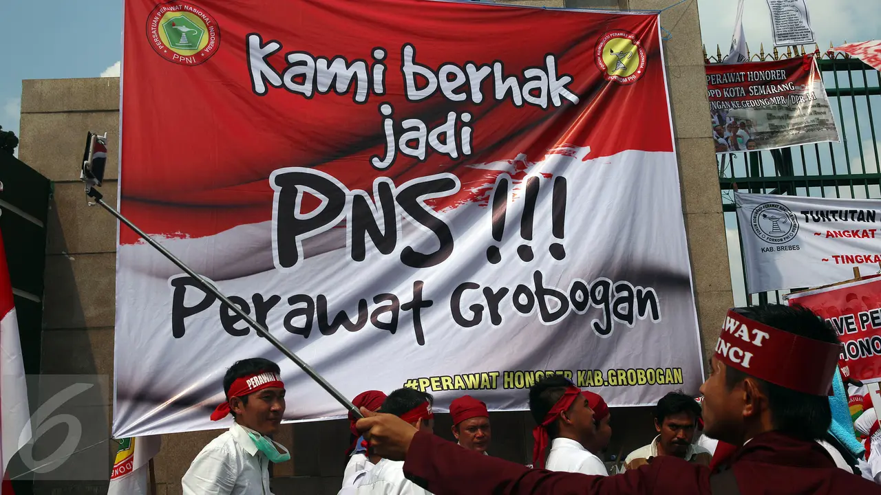 Tuntut Jadi PNS, Ribuan Perawat Honorer Gelar Aksi di DPR