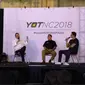 Peserta berpose saat menghadiri acara bertajuk "Young On Top NationalConference (YOTCN) di Balai Kartini, Jakarta, Sabtu (25/8). YOTCN merupakan kegiatan tahunan berskala nasional.  (Liputan6.com/Johan Tallo)