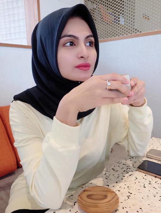 Unggah Foto Selfie Kekinian, Asha Shara Bikin Heboh ...