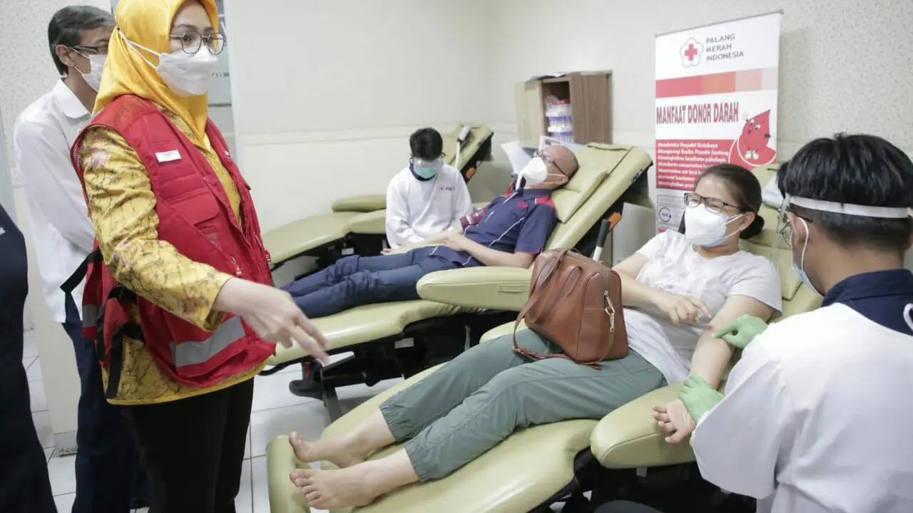 Palang Merah Indonesia (PMI) Kota Tangerang Selatan (Tangsel), hasilkan ratusan kantong plasma konvalesen untuk para pasien Covid-19.