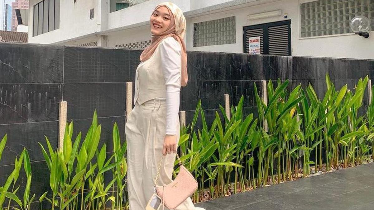 7 Outfit Hijab Simple untuk Hangout, Jadi Inspirasi Menarik