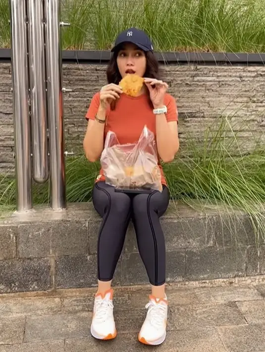 Ussy Sulistiawaty jogging [Instagram/ussypratama]