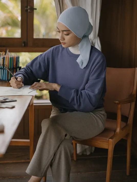 Jurnal berisi 30 gaya terbaru ini diharapkan menginiprasi bagi perempuan berhijab dalam memadupandakan pakaian yang stylish namun tetap nyaman.