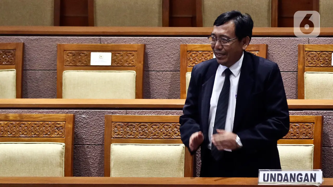 DPR Sahkan I Dewa Kade Wiarsa Raka Sandi Gantikan Wahyu Setiawan