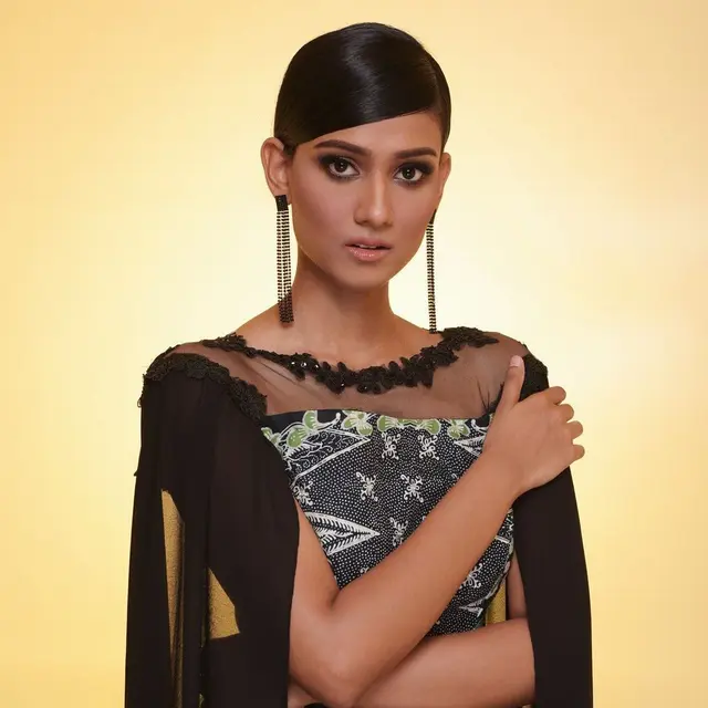 7 Potret Miss World Malaysia, Jadi Sorotan Usai Klaim Batik dari Negaranya