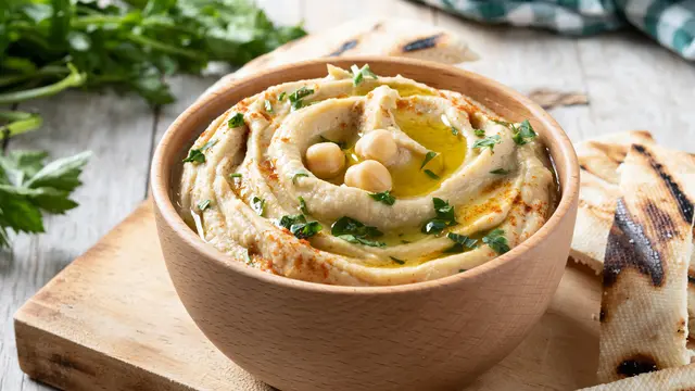 10 Daftar Camilan Sehat yang Lezat dan Rendah Kalori (photo by freepik.com)