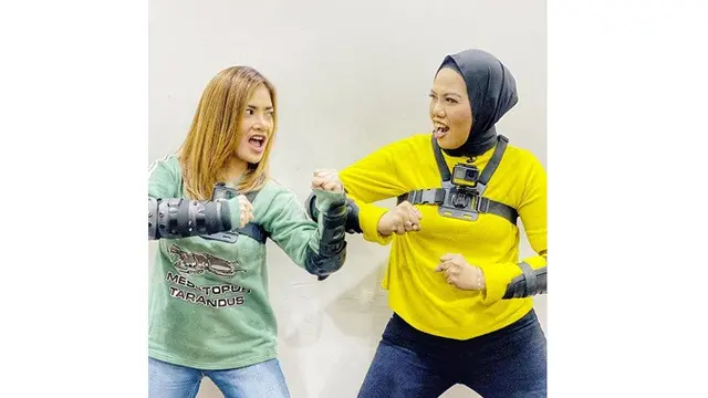 Sempat Berseteru, Ini 7 Potret Kebersamaan Elly Sugigi dan Irma Darmawangsa