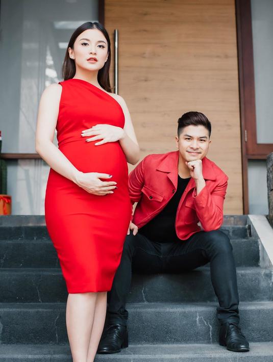 Chelsea Olivia dan Glenn Alinskie Rayakan Anniversary ke-13 - News & Entertainment Fimela.com