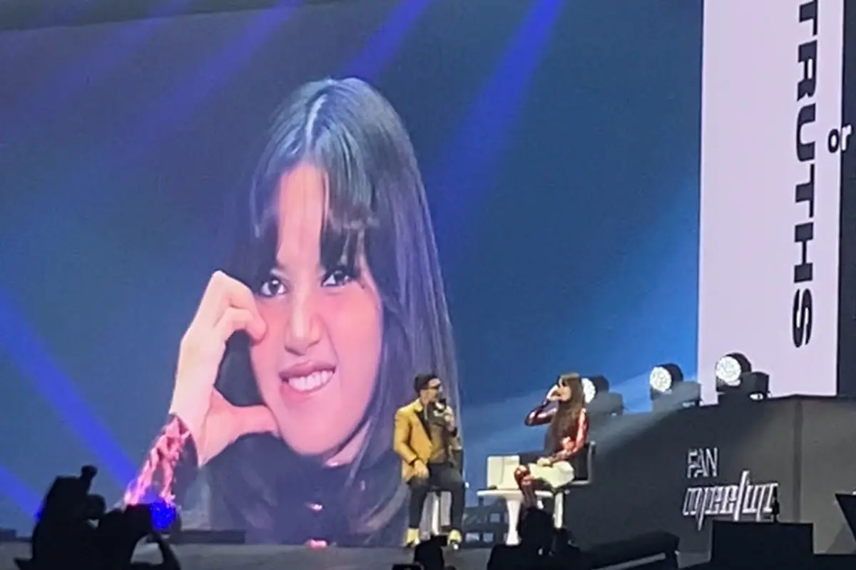 Tampilan Lisa Blackpink saat fan meet di Jakarta