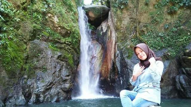 Lengkapi Libur Lebaran Dengan Main Ke Air Terjun Serambu Alla Lutra Regional Liputan6 Com