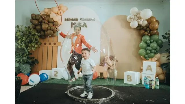 6 Potret Baby Issa Anak Nikita Willy Rayakan Ultah di Panti Asuhan, Penuh Kesan