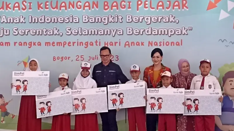 Otoritas Jasa Keuangan (OJK) terus mendorong peningkatan edukasi dan literasi keuangan sejak dini bagi anak sekolah.