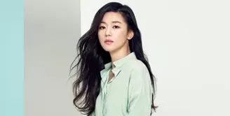 Pada Kamis (28/12/2017), Jun Ji Hyun mengumumkan jenis kelamin dari anak keduanya. (Foto: Soompi.com)