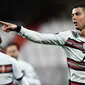 Cristiano Ronaldo. Striker Timnas Portugal ini telah mencetak 104 gol dari 175 caps untuk negaranya sebelum turnamen Euro 2020 berlangsung. Dirinya pun berpeluang memcahkan rekor striker Iran, Ali Daei sebagai pemegang rekor gol terbanyak Timnas dengan 109 gol. (Foto: AFP/John Thys)