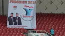 Spanduk berlogo wajah pasangan capres-cawapres nomor urut 02 Prabowo Subianto-Sandiaga Uno terpasang di tribun Stadion Utama Gelora Bung Karno (SUGBK), Jakarta, Sabtu (6/4). Prabowo dan Sandiaga akan melakukan kampanye akbar di stadion GBK pada Minggu 7 April 2019. (merdeka.com/Imam Buhori)