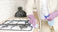 Jadwal Membersihkan Kompor Menurut Ahli: Kapan Harus Dilap, Deep Cleaning, hingga Membersihkan Oven?
