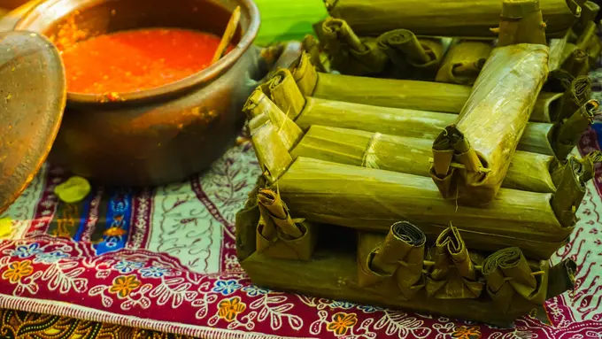 Trik Membuat Lontong Lebaran Tahan Lama, Biar Nggak Gampang Berair dan Basi!