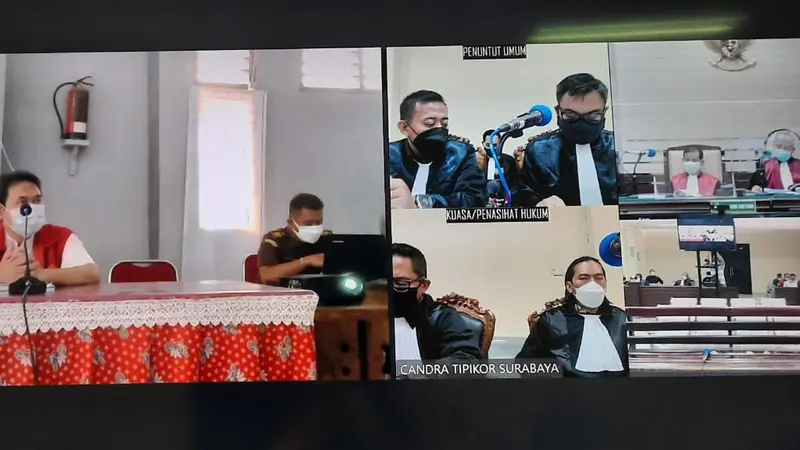 Mantan Bupati Nganjuk Novi Rahman Hidayat menjalani sidang perdana. (Dian Kurniawan/Liputan6.com)