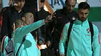 Cristiano Ronaldo dan Andre Gomes saat memperkuat Timnas Portugal. (AFP/Roman Kruchinin)