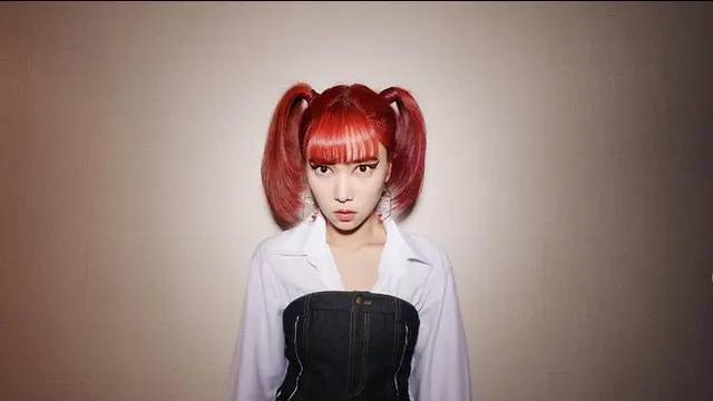 Rambut Merah Kuncir Dua Isyana Sarasvati